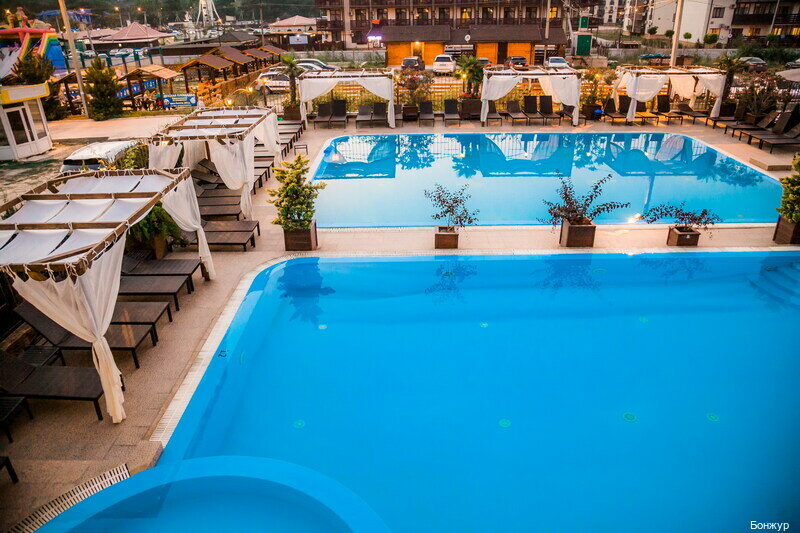 Гостиница Бонжур Сукко-250