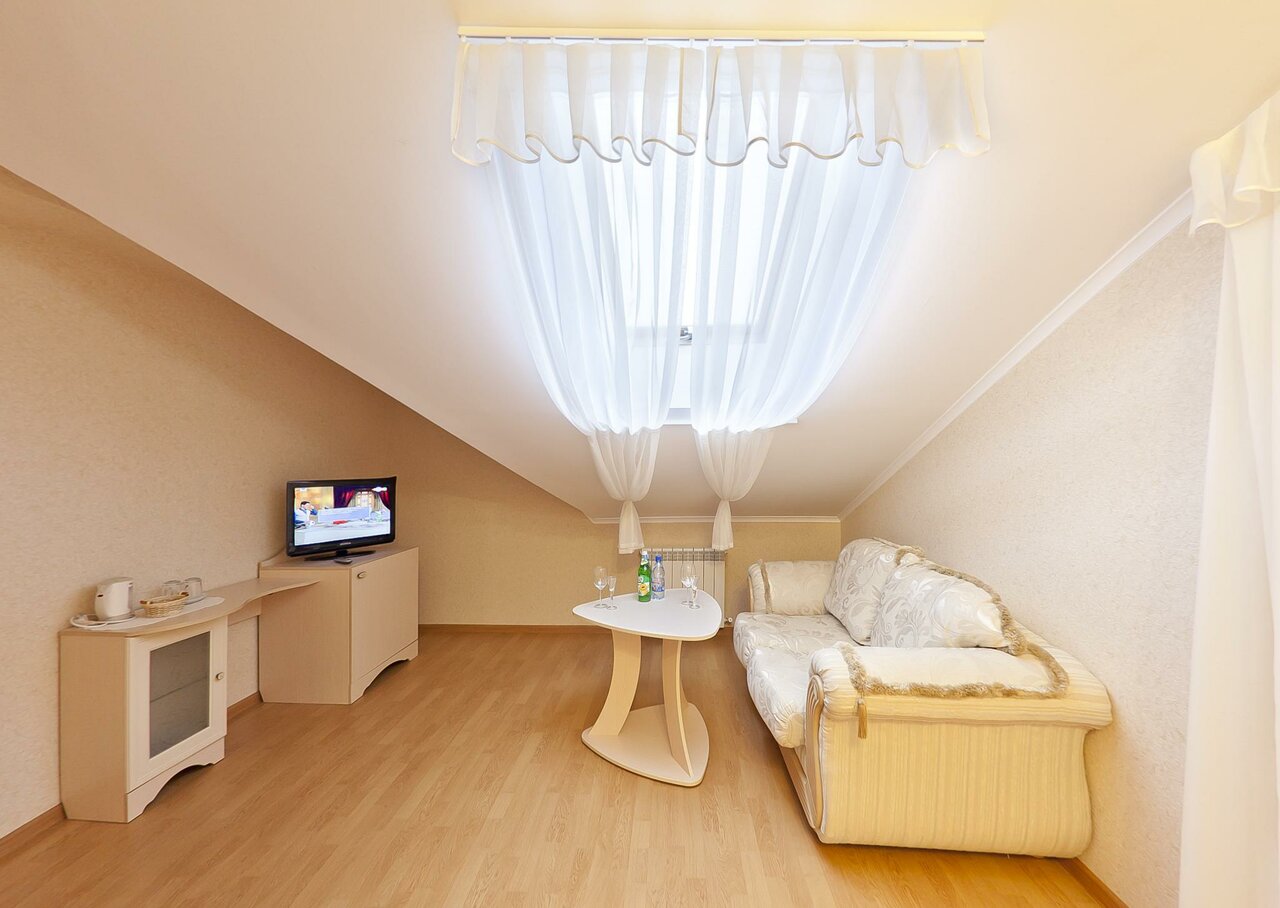 Гостиница Бонжур Сукко-16