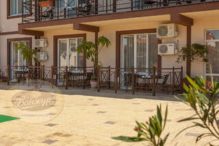 Гостиница Бонжур Сукко Стандартный трехместный номер-2