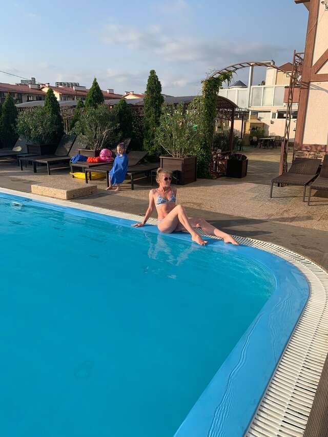 Гостиница Бонжур Сукко-172