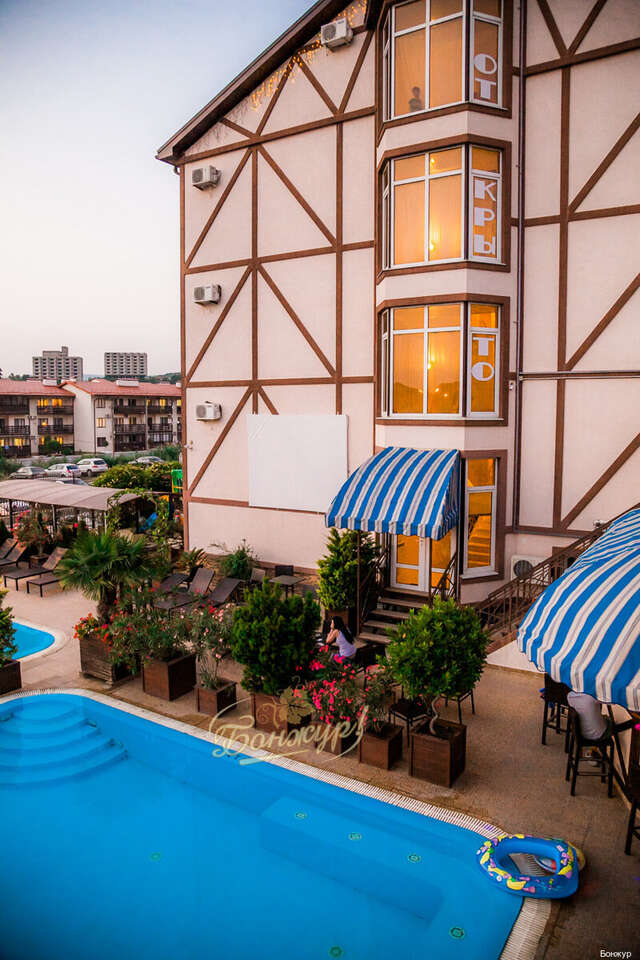 Гостиница Бонжур Сукко-153