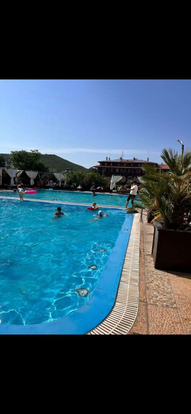 Гостиница Бонжур Сукко-182