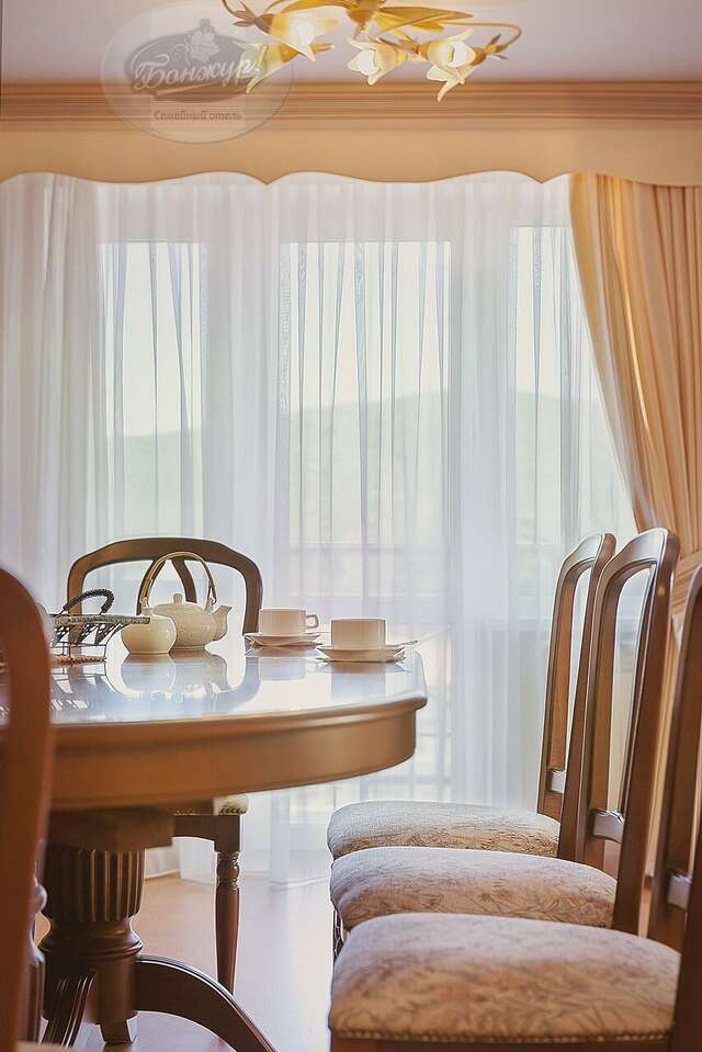 Гостиница Бонжур Сукко-81