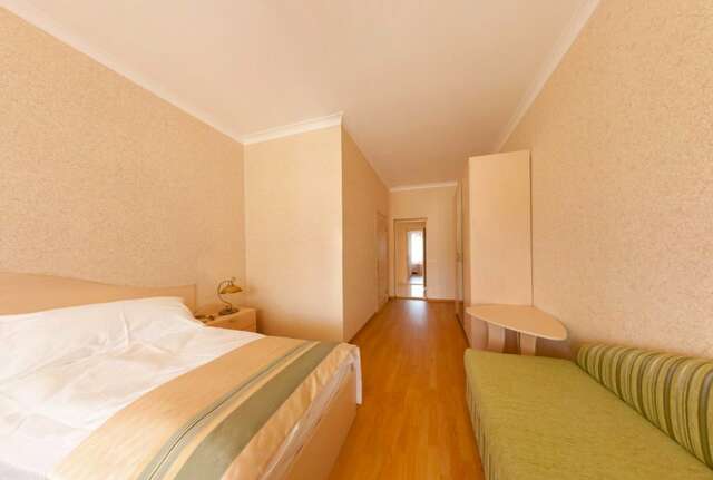 Гостиница Бонжур Сукко-99