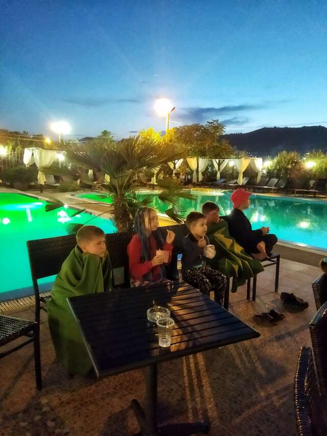 Гостиница Бонжур Сукко-200